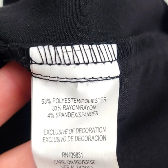 Womens high rise shorts with belt - Picture 7 of 7